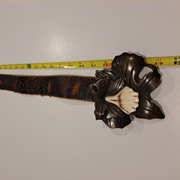 Brown Leather Belt with Flower Buckle Size 70 main image 4
